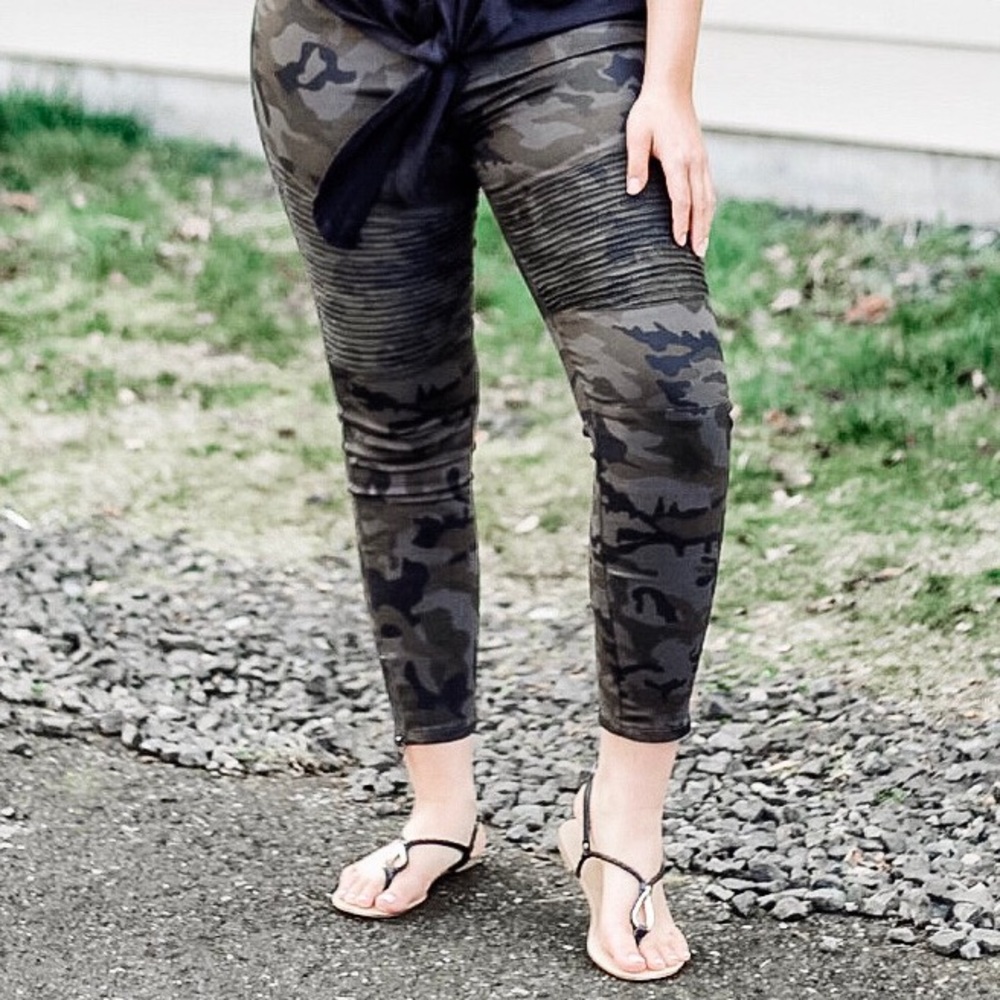 Remy Camo Motos